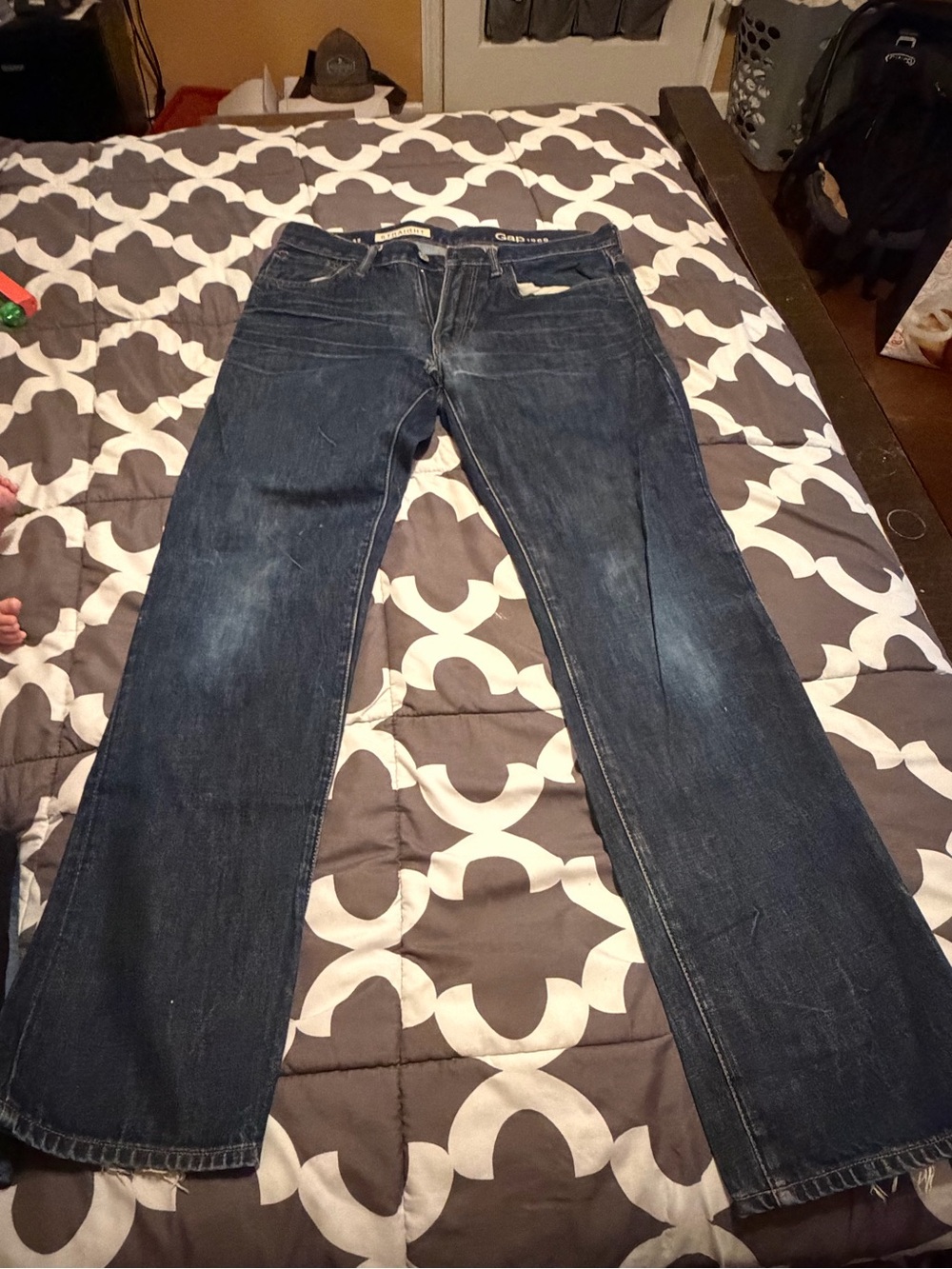 GAP Men's Straight Jeans in Dark Blue Wash